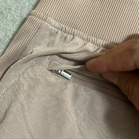Athleta Brooklyn Textured Ankle pants Dusty pink - Picture 12 of 12